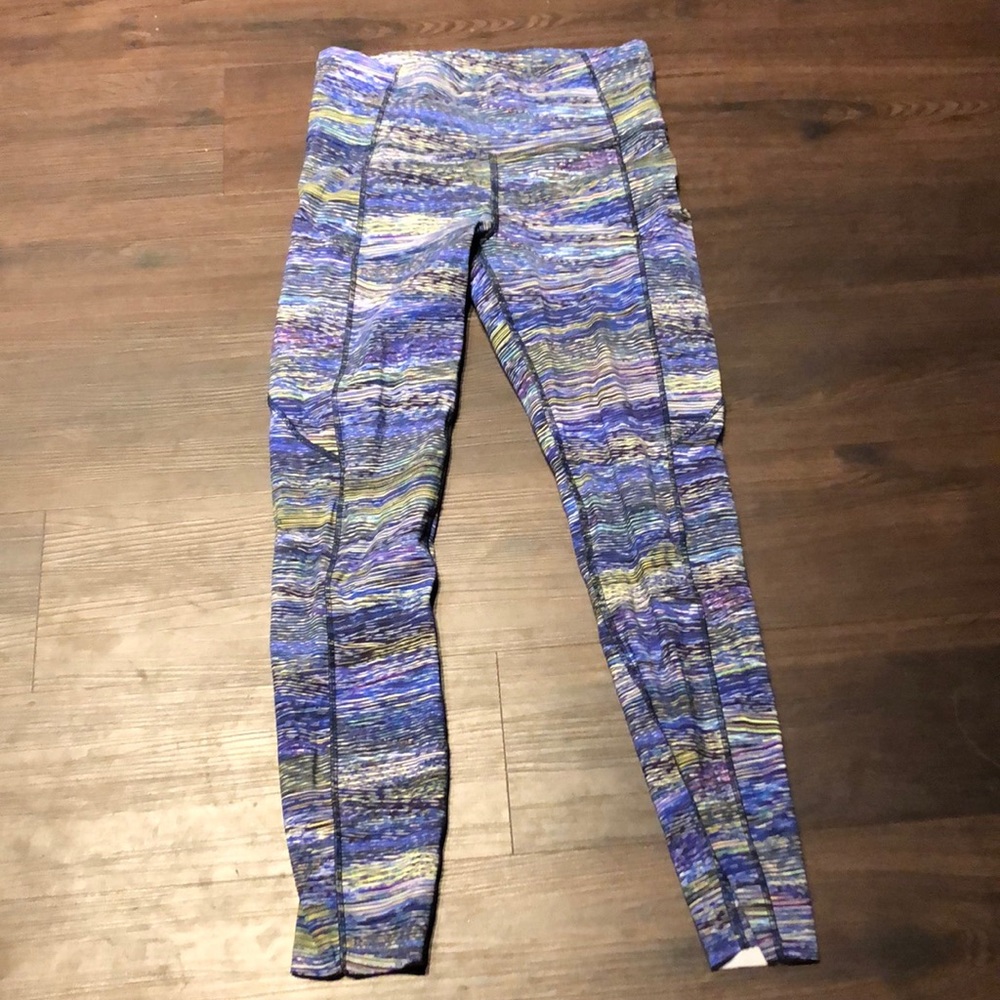 Lululemon leggings with side pockets.